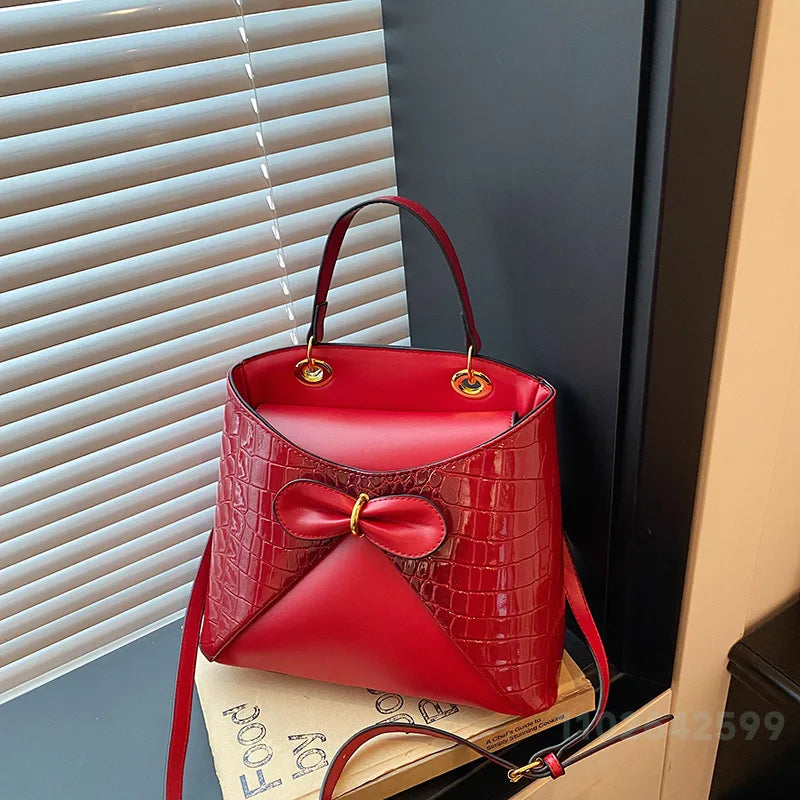 2026 New Women's Handbag Fashion High Quality Bow Women's Shoulder Bag Advanced Versatile Multi Functional Mobile Storage Bag