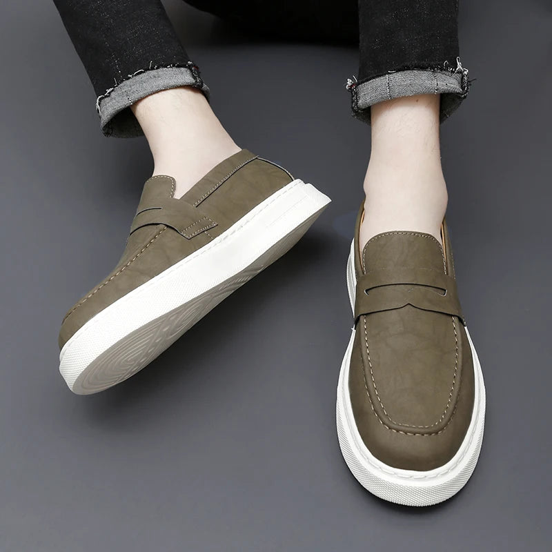 2026 Spring New Slip-on Loafers Leather Men's Casual Shoes Non-slip Wear-resistant Outdoor Board Shoes