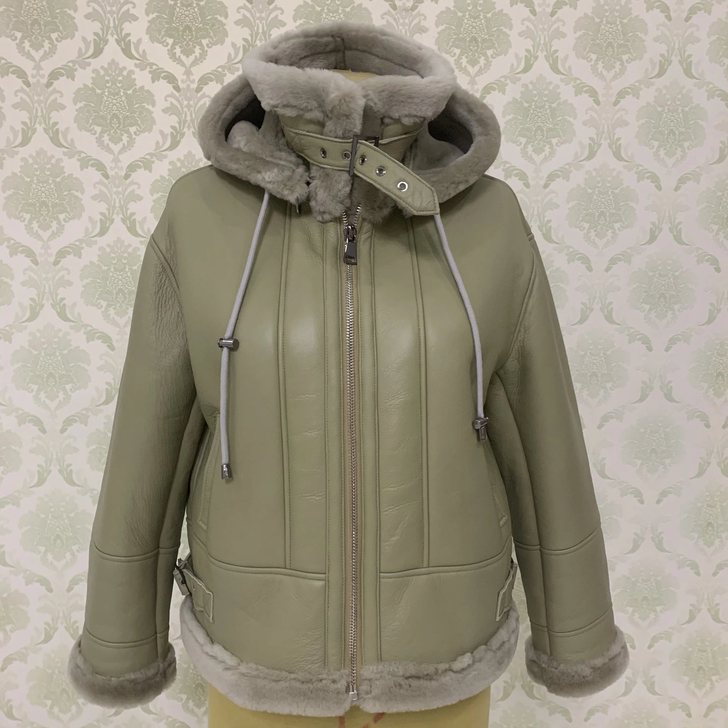 Real Sheep Shearing Skin Fur Coat Winter Warm Leather Thick Coat Women Fashion Sheepskin Motorcycle Jacket