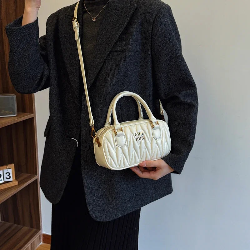 Women Luxury High End Leather Elegant Fashion Shoulder Bag Designer Classic Tote Handbag For Urban Commuter Lifestyle Wear