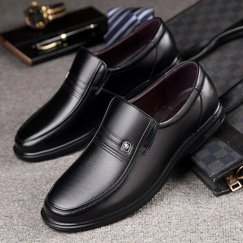 2026 New Genuine Leather Shoes Men Loafers Business Casual Shoes Classic Soft Leather Hombre Breathable Flat Shoes