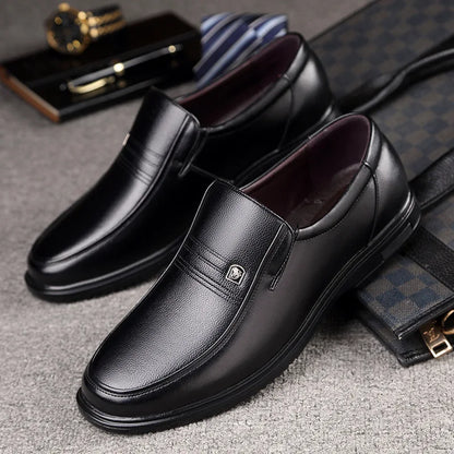 2026 New Genuine Leather Shoes Men Loafers Business Casual Shoes Classic Soft Leather Hombre Breathable Flat Shoes