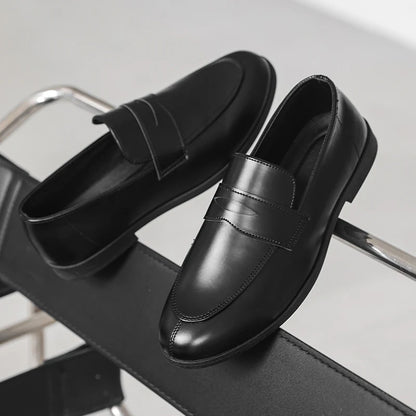 Fashion Leather Mens Loafers Lightweight Soft Sole Casual Shoes Retro Dress Shoes Slip on Flat Moccasins Designer Business Shoes