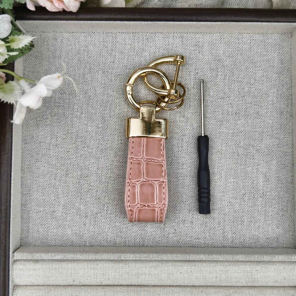 New Style Leather Car Keychain Motorcycle Holder Pendant Charm Keychain Accessories Gift for Gadget Jewelry