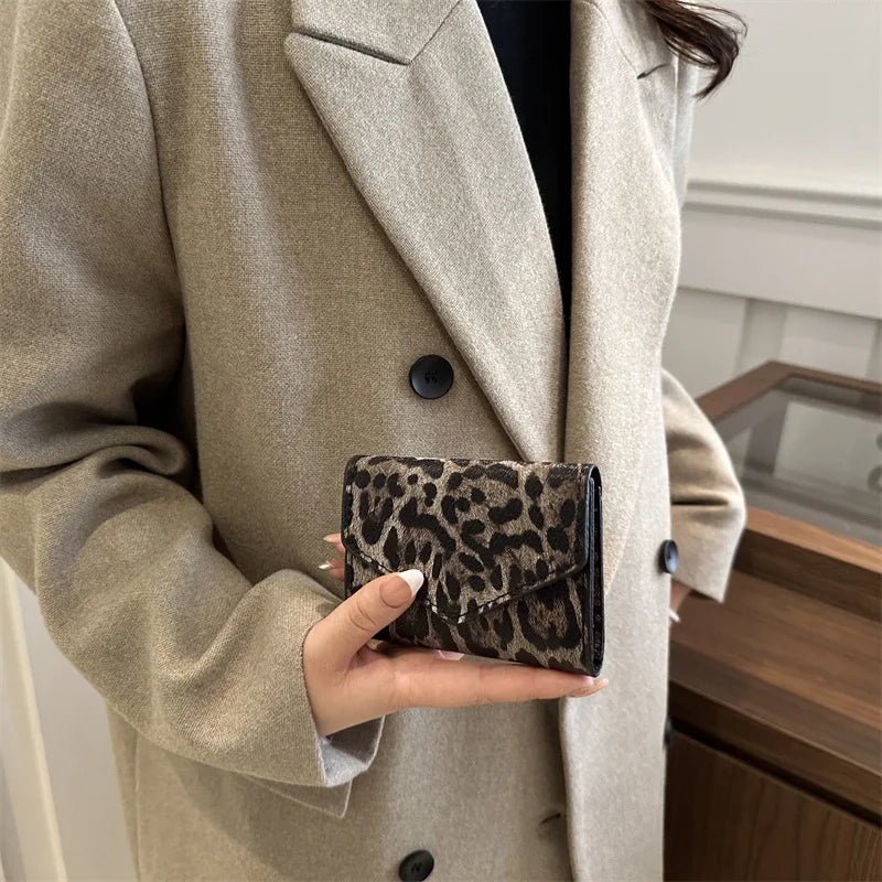 Compact and portable Personalized and Fashionable Pu Leather Handbag for Women, Small Square Bag New Style Bolsas De Mujer