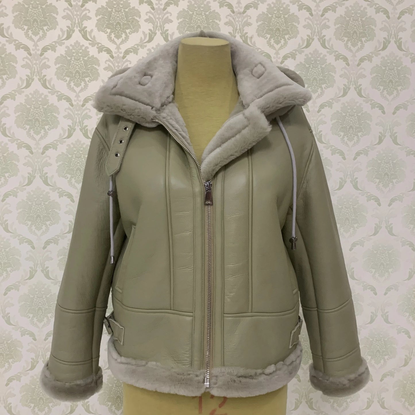 Real Sheep Shearing Skin Fur Coat Winter Warm Leather Thick Coat Women Fashion Sheepskin Motorcycle Jacket