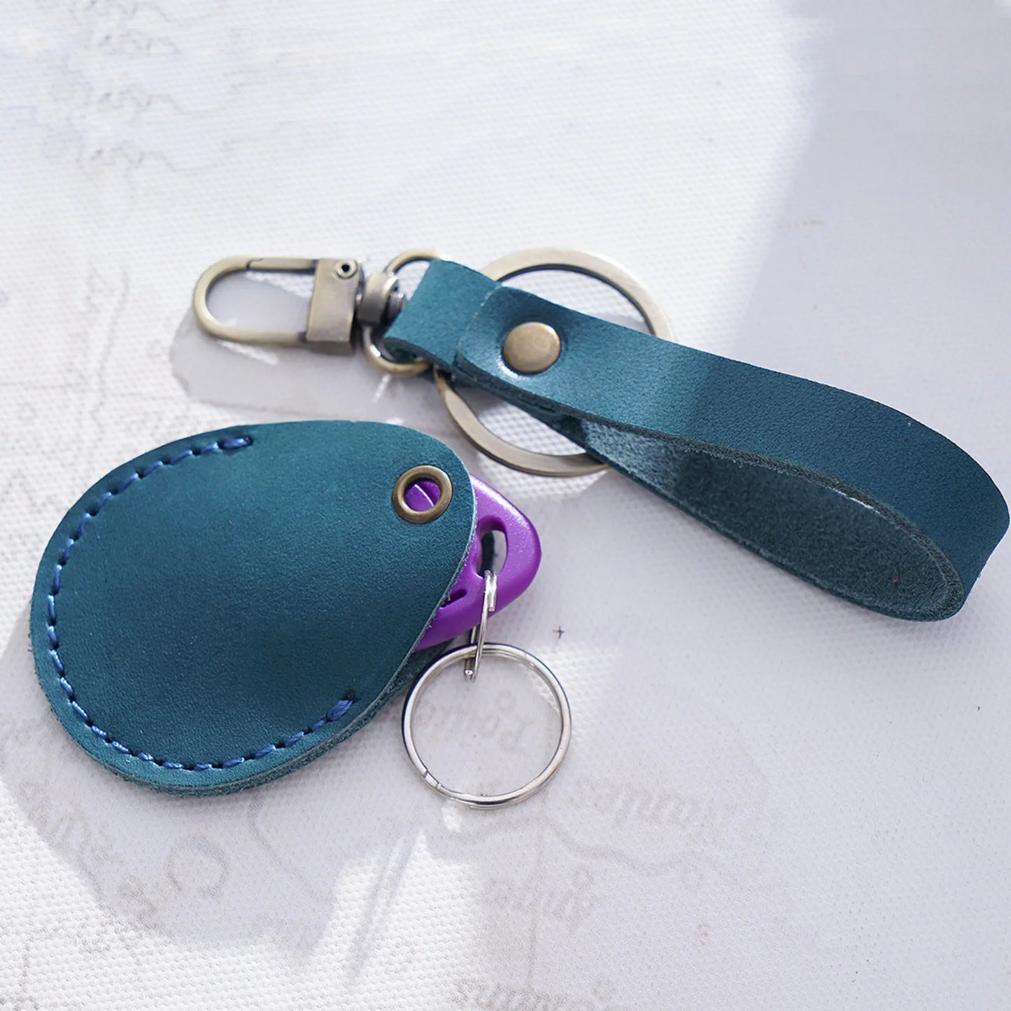 Leather Access Card Case Anti-lost Anti-fall Keychain Accessories, Leather Keychain Holder with Key Chain Ring