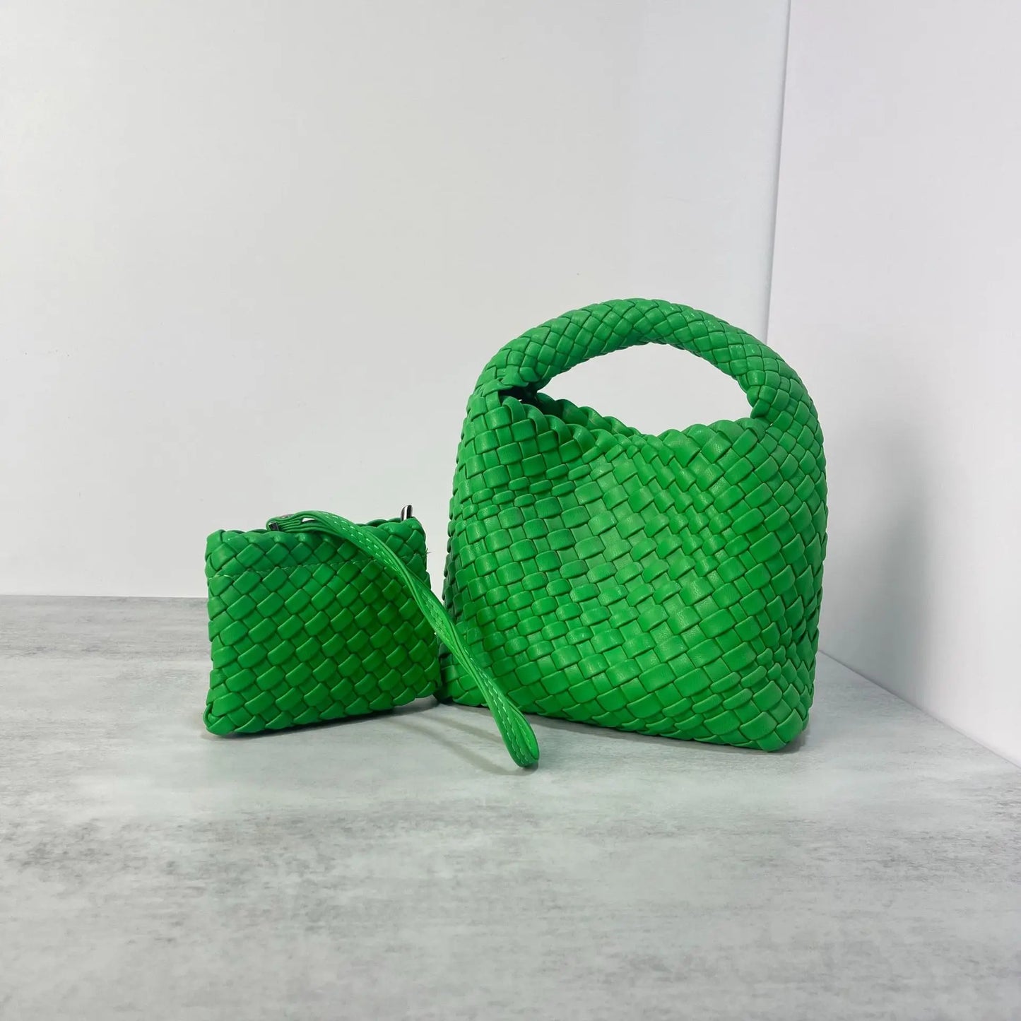 Woven Handbag for Women Soft PU Leather Knitted Tote Bag Fashion Woven Shoulder Bag Summer Beach Hobo Bag Minimalist Clutch