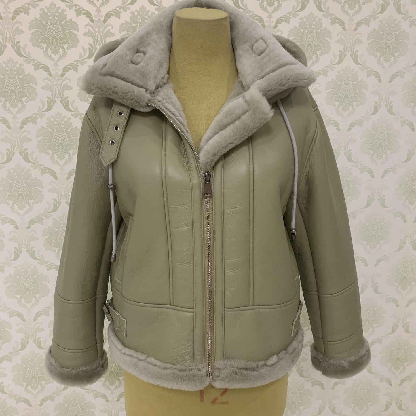 Real Sheep Shearing Skin Fur Coat Winter Warm Leather Thick Coat Women Fashion Sheepskin Motorcycle Jacket