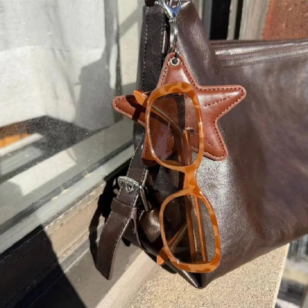 Glasses Holder Bag Charm Novelty Leather Keychain Prevent Scratches Eyeglass Sleeve Womens Beach Vacation Party Bar Accessories