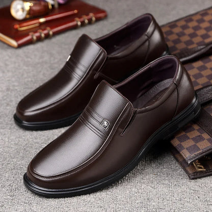 2026 New Genuine Leather Shoes Men Loafers Business Casual Shoes Classic Soft Leather Hombre Breathable Flat Shoes