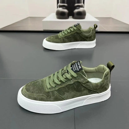 Men's shoes 2025 leather face fashionable and versatile trend casual board shoes soft soled low top shoes for men