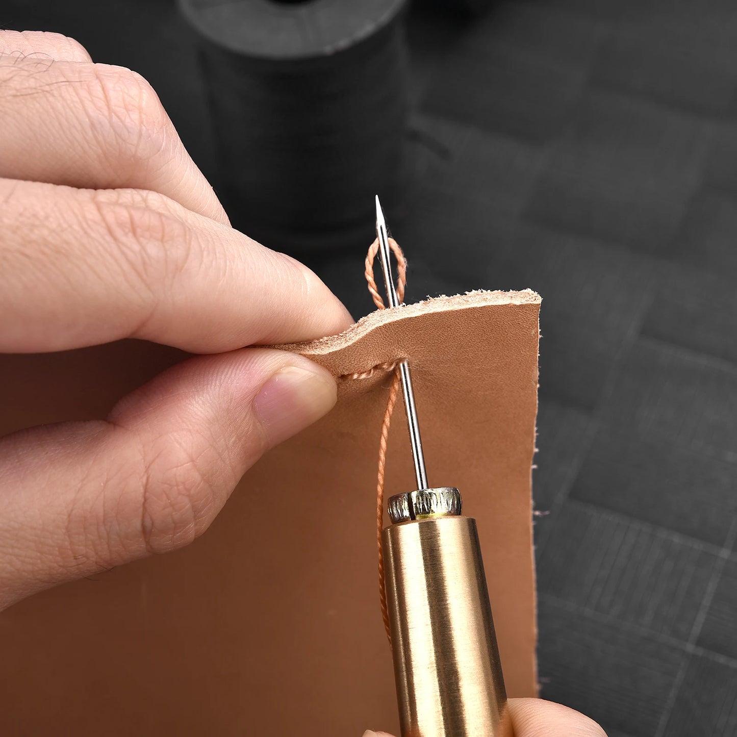 Leather Sewing Kit DIY Leather Sewing Awl Needle with Copper Handle Set Leather Canvas Tent Shoes Repairing Tool 3 Color Thread