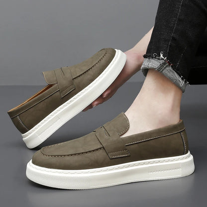 2026 Spring New Slip-on Loafers Leather Men's Casual Shoes Non-slip Wear-resistant Outdoor Board Shoes