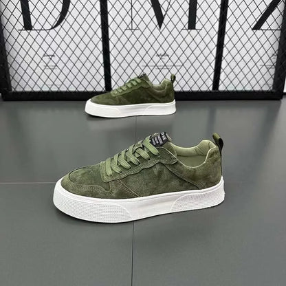Men's shoes 2025 leather face fashionable and versatile trend casual board shoes soft soled low top shoes for men