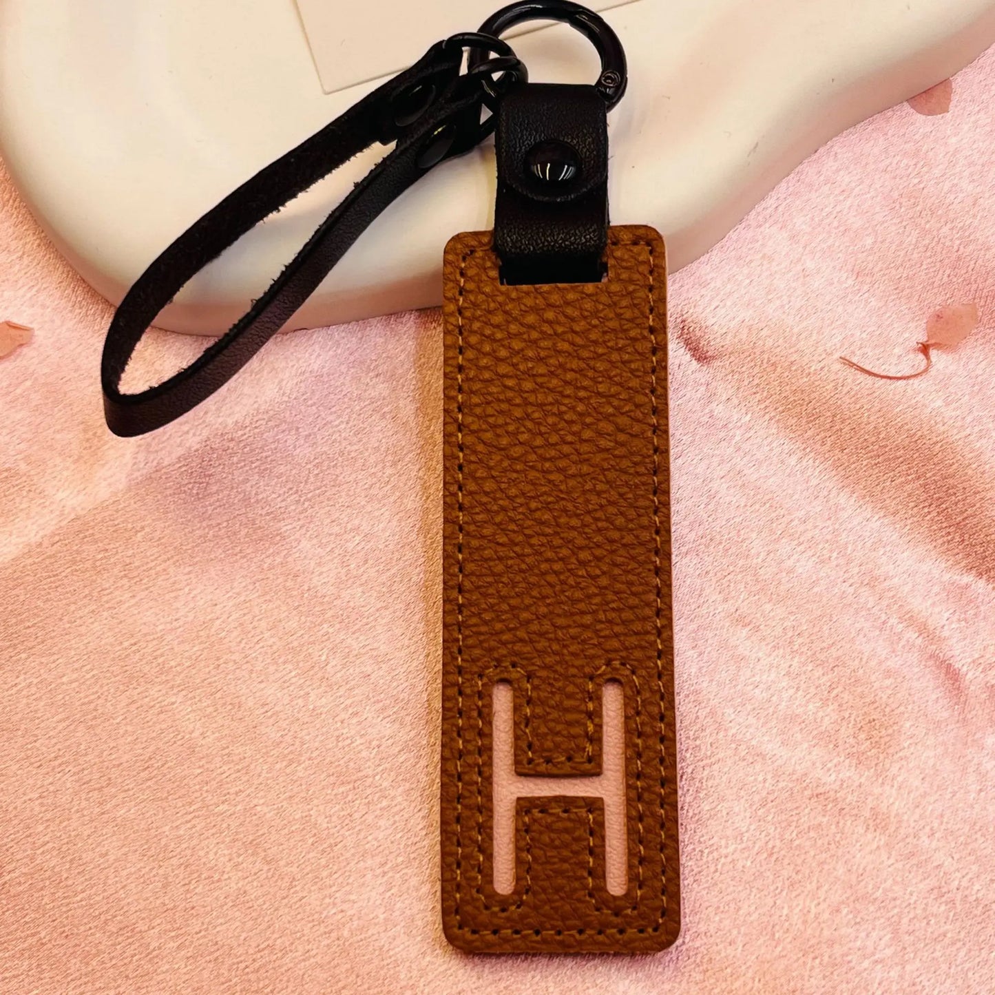 Accessory Display Hook Making Supplies Key Ring Pendant Keychain Accessories Keyring Holder Charm Gift 26 Letters Leather