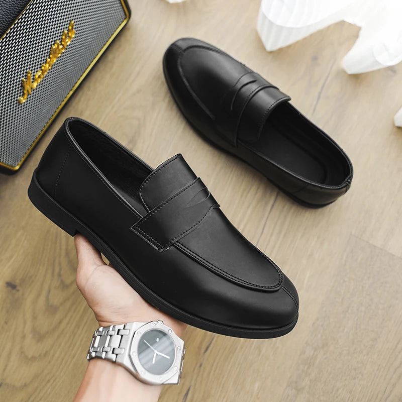 Fashion Leather Mens Loafers Lightweight Soft Sole Casual Shoes Retro Dress Shoes Slip on Flat Moccasins Designer Business Shoes