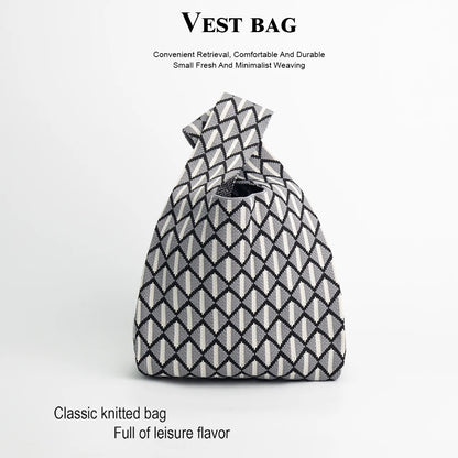Women's Handbag Is Casual, Fashionable, Simple and Suitable for Commuting, with a Classic Striped Design That Is Versatile, Open and Breathable, Soft and Foldable for Easy Carrying, Wide Shoulder Strap for Easy Lifting, Suita