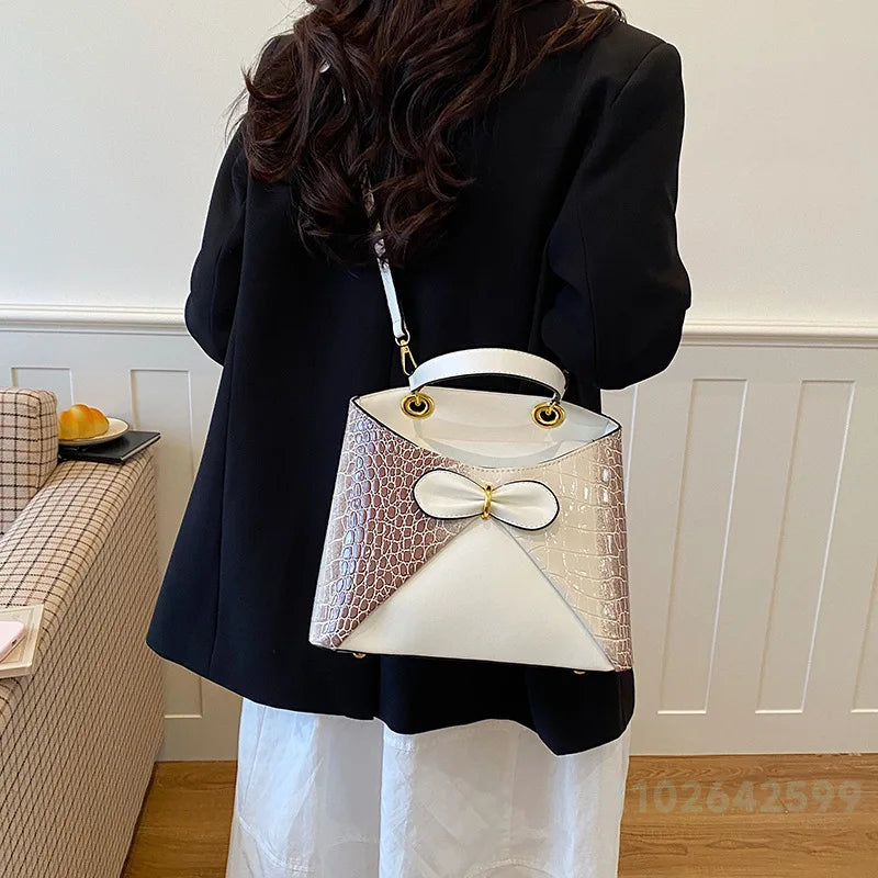 2026 New Women's Handbag Fashion High Quality Bow Women's Shoulder Bag Advanced Versatile Multi Functional Mobile Storage Bag