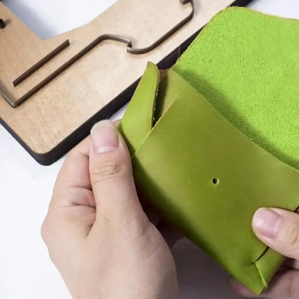 Wooden Leather Craftsmanship - DIY Leather Tools with Sharp Blades for Leather Processing and Cardboard Cutting