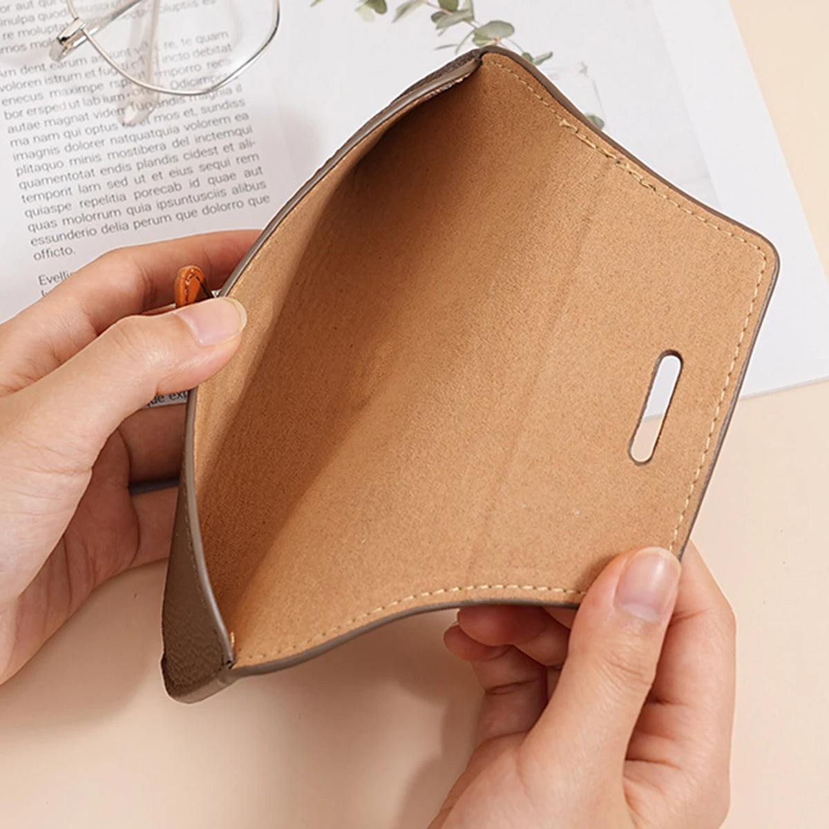 Leather Reading Glasses Bags Woman Men Portable Protective Travel Sunglasses Case Fashion Eyewear Protector Outdoor Storage