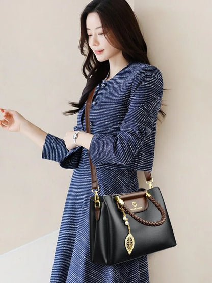 Real leather cowhide handbag for women 2026 new fashionable and versatile women's shoulder bag, large capacity crossbody mother