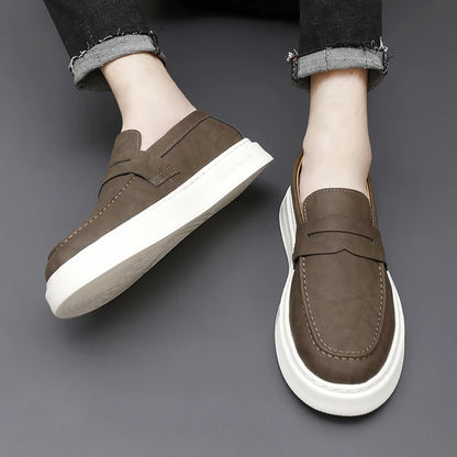 2026 Spring New Slip-on Loafers Leather Men's Casual Shoes Non-slip Wear-resistant Outdoor Board Shoes